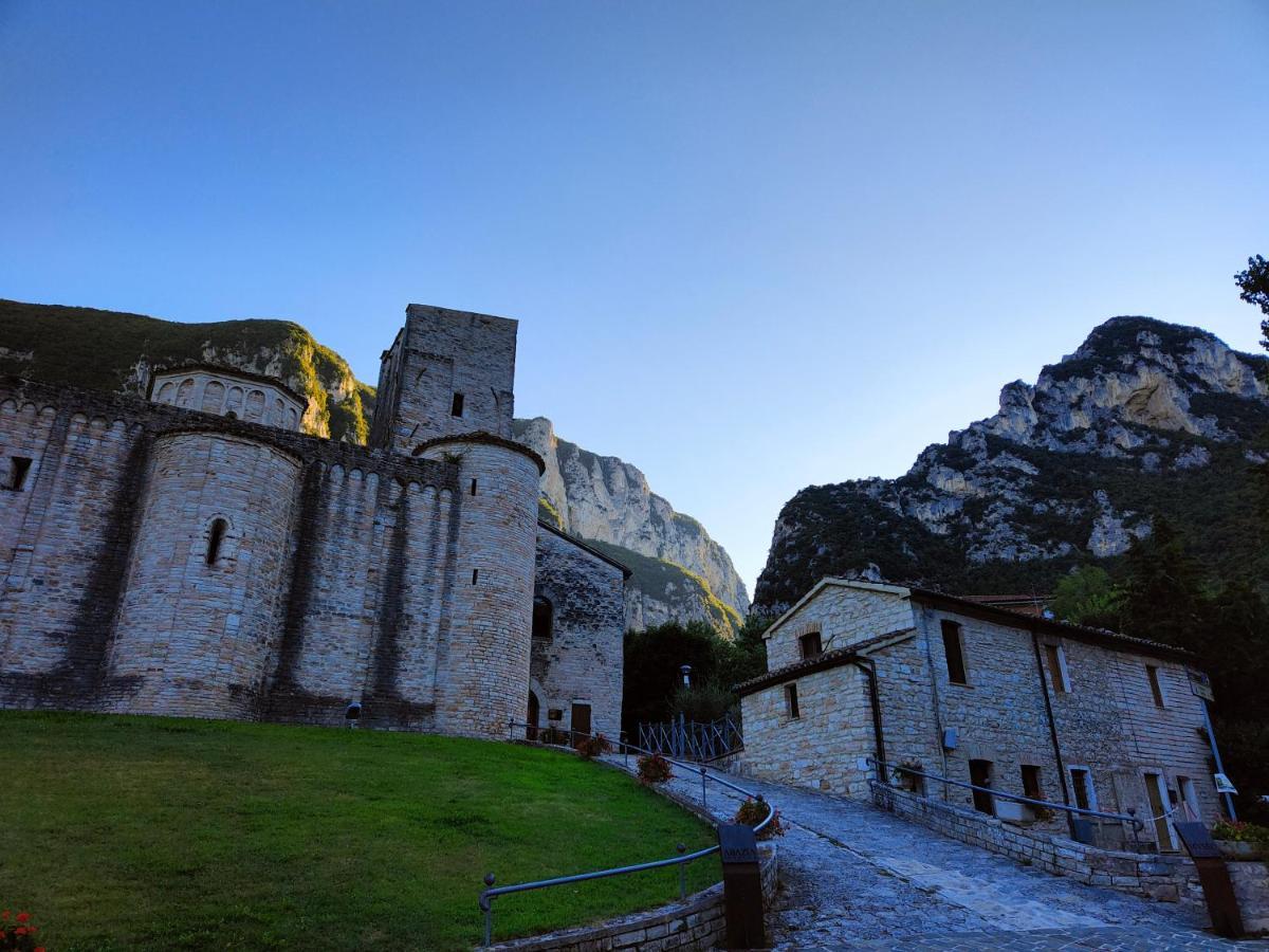 B&B Bivacco Frasassi Climbing & Trail Running House 真加 外观 照片