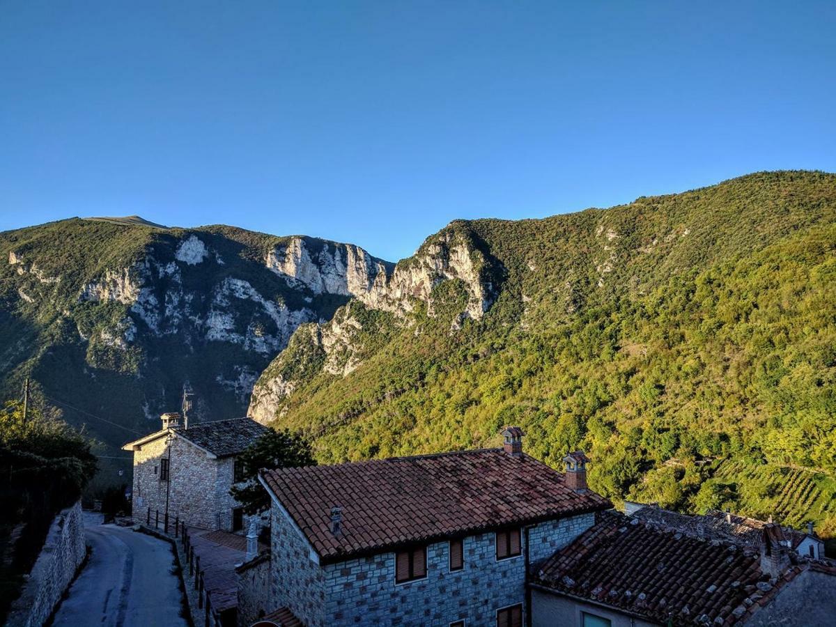 B&B Bivacco Frasassi Climbing & Trail Running House 真加 外观 照片